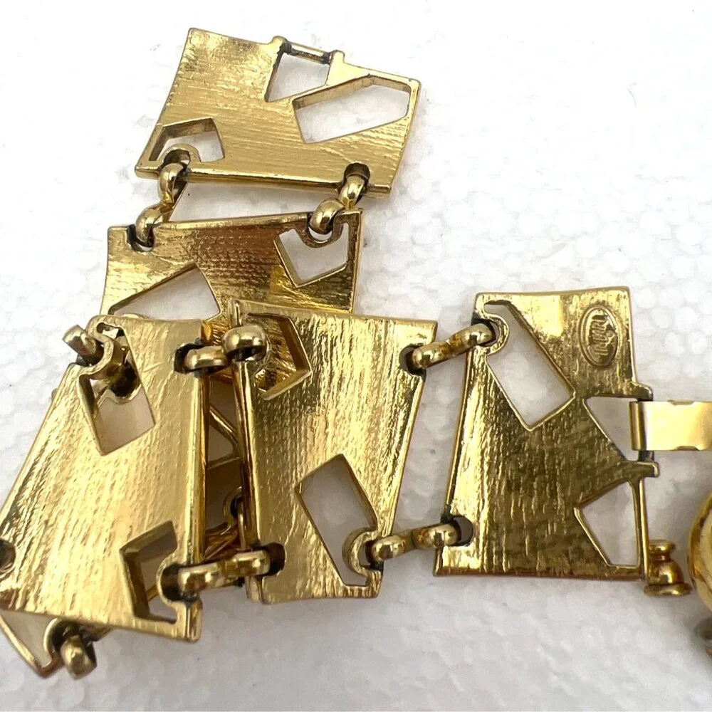 Vintage Trifari@ Link Bracelet Post Earrings Set‎ Cream Enamel Silver Gold Tone